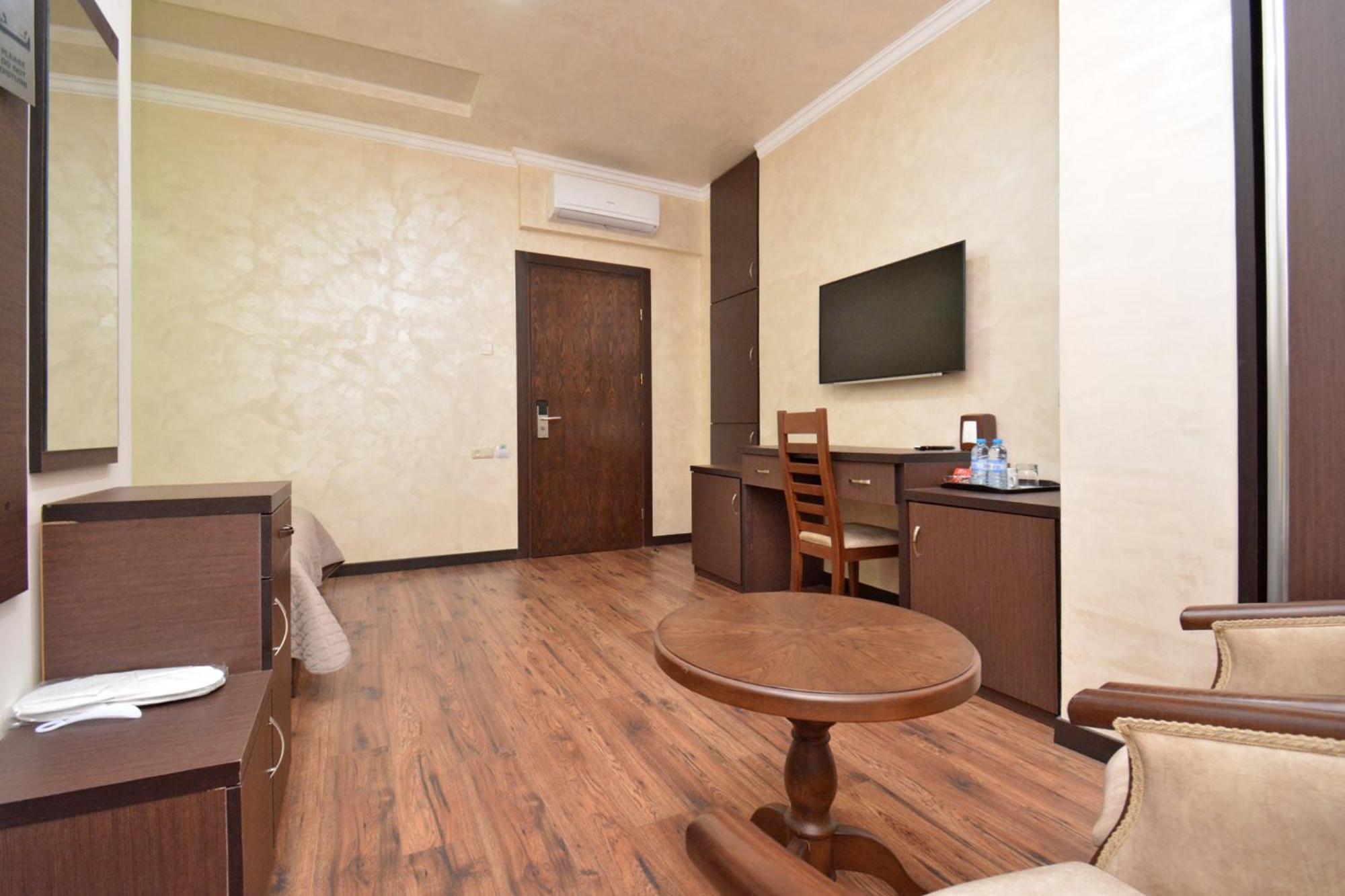 Partez Hotel Jereván Kültér fotó