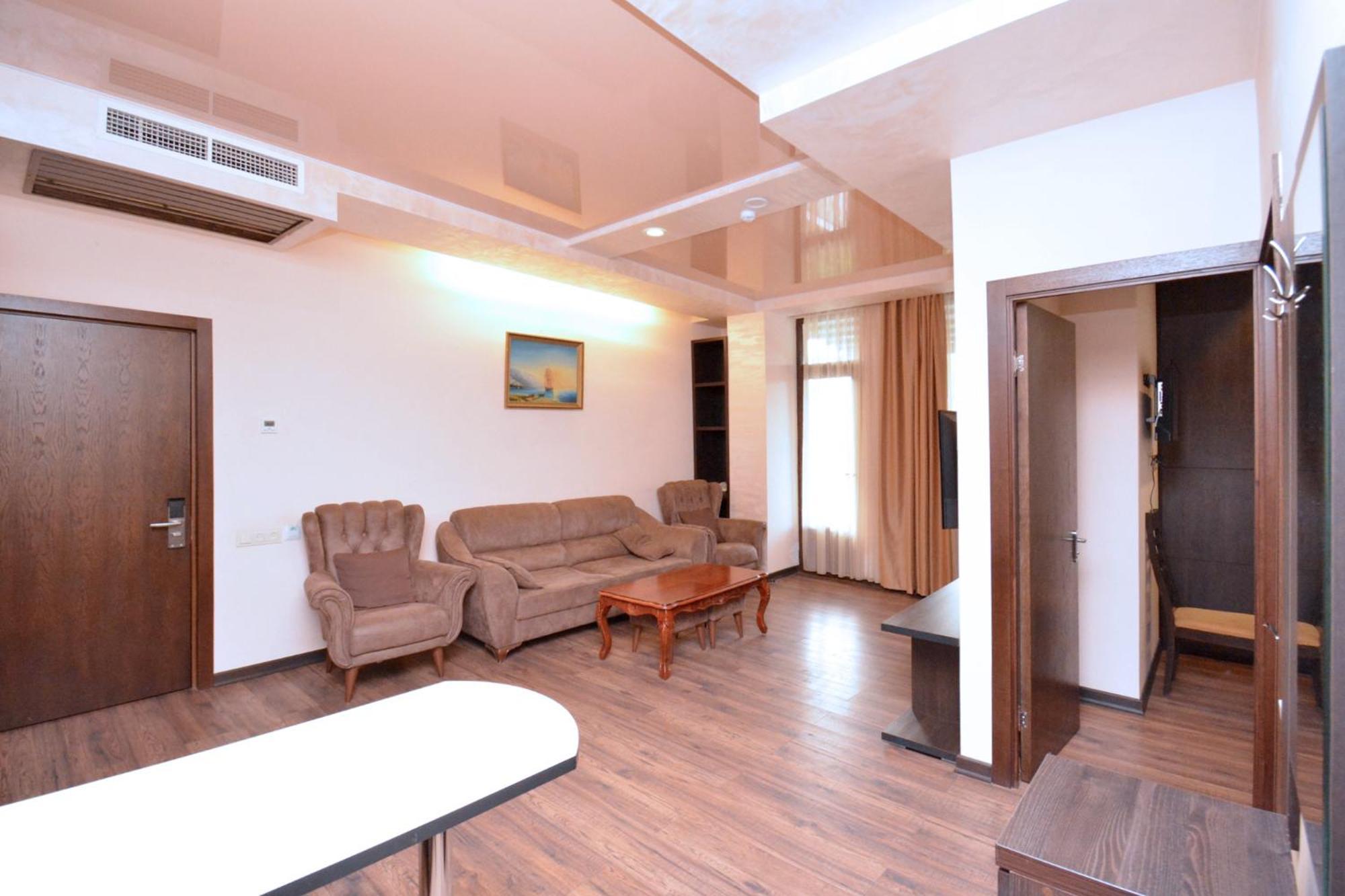 Partez Hotel Jereván Kültér fotó