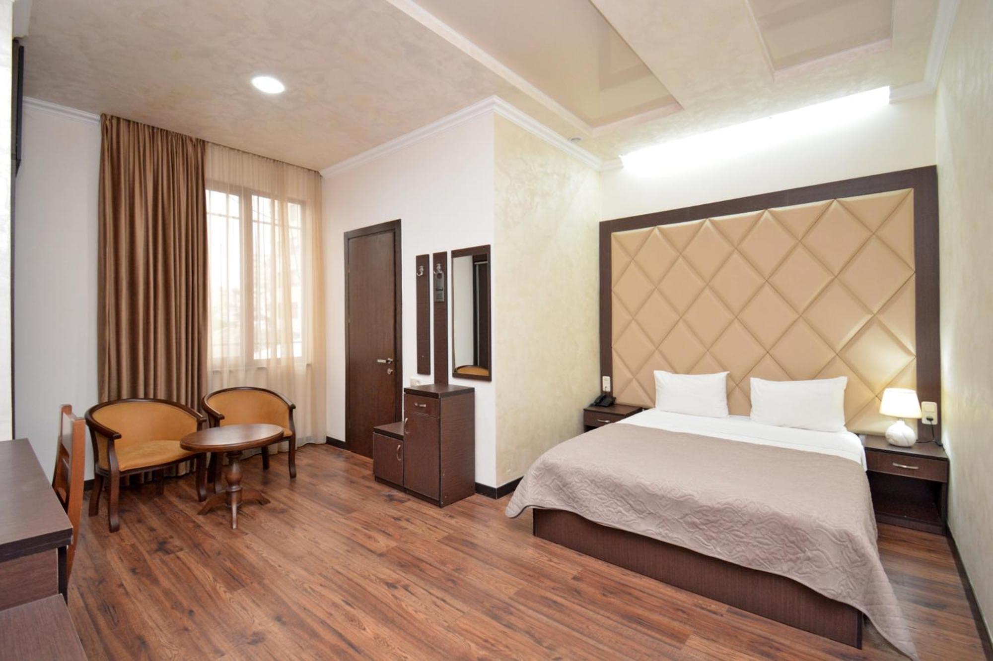 Partez Hotel Jereván Kültér fotó