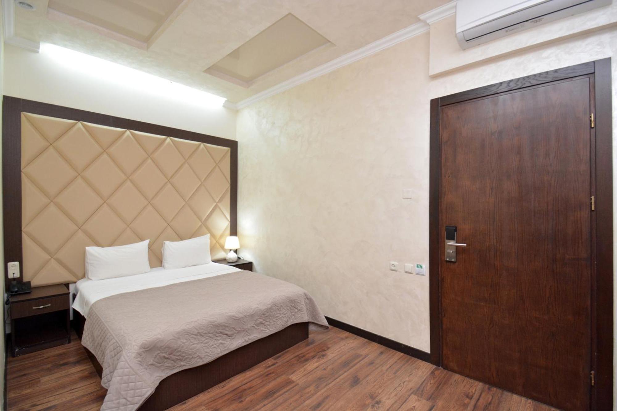 Partez Hotel Jereván Kültér fotó