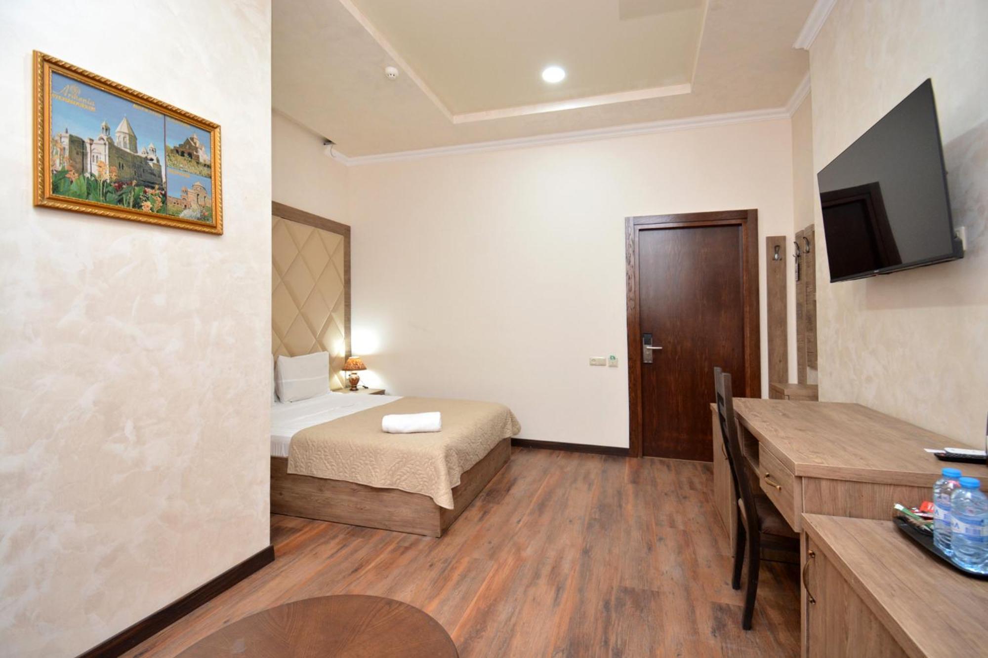 Partez Hotel Jereván Kültér fotó